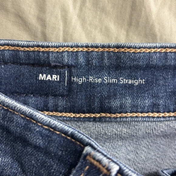AG Jeans Mari High-Rise Slim Straight Jeans - Picture 9 of 11
